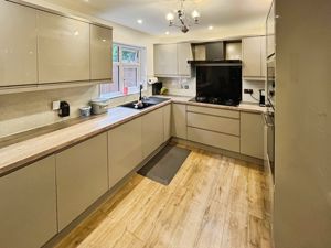 Kitchen- click for photo gallery